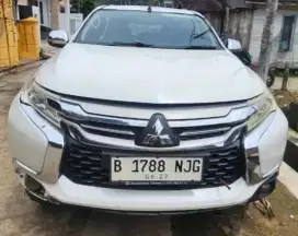 Mitsubishi Pajero sport 2.5L GLX 4x4 5M/T
