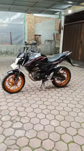 Honda CB 150R jarang pakai dan full crum