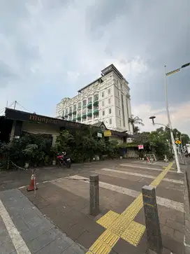 DIJUAL RUMAH KOMERSIL HITUNG TANAH AREA KEMANG RAYA