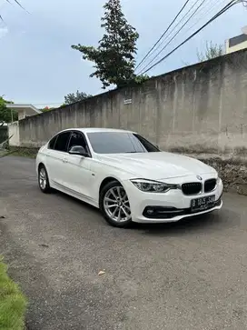 [CASH] Bmw 320i Lci At 2016 Low Km Putih Tt Pribadi Bmw 320i At 2016