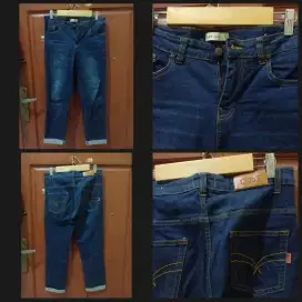 Dust Denim Jeans Cewek Panjang 1/3 M Bagus Poll
