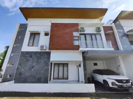 RUMAH DALAM CLUSTER DI KAWASAN STRATEGIS BONUS KITCHEN SET