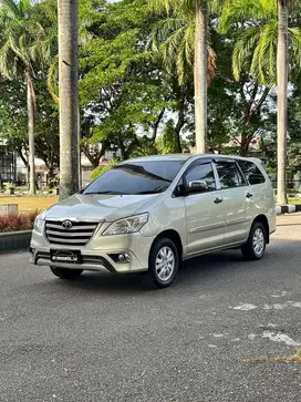 TOYOTA INNOVA 2.0 E MANUAL BENSIN 2014
