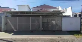 Rumah Manyar Tirtomoyo Bangunan 2  Lantai Terawat - Harga bisa Nego Lg