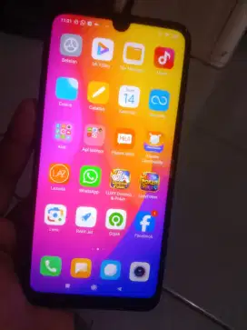 Xiaomi redmi 7 ram 3/32gb pemakaian sehari hari wifi only masih orian