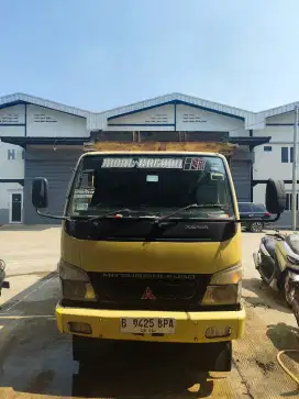 Truk Mitsubishi Canter 110 PS
