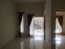 Rumah Siap Huni dan Nyaman  Graha Padma Semarang Barat – 10354