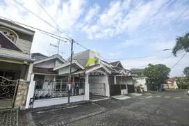 Rumah Nuansa Klasik di Area Strategis & Bergengsi di PBI Araya Malang