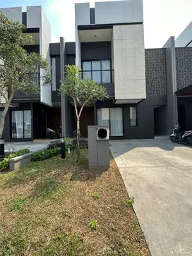 Jual Rumah lokasi strategis di Suvarna Sutera Cluster Eldora Tangerang
