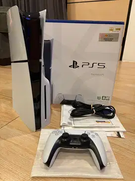 Playstation 5 Slim Garansi Resmi istimewah like new 99%