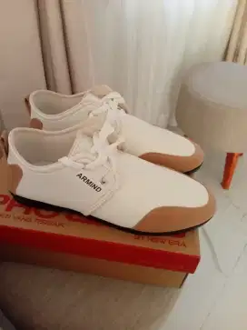 Dijual sepatu baru