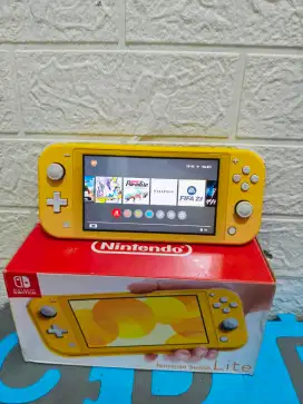 Nintendo Switch Lite Yellow