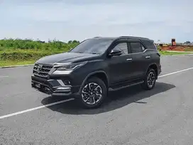 [LOW ODO !!] TOYOTA FORTUNER GR 2.4 DIESEL 2021