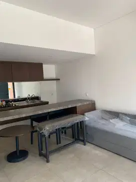 Dijual rugi Rumah 2 lt Furnished di Freja Suite BSD