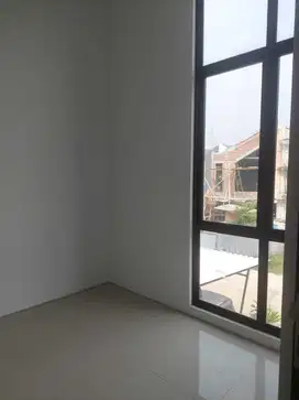 Dijual Rumah 2 lantai Citra Garden Puri bisa NEGO