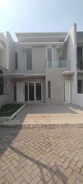 JUAL RUMAH SATELIT UTARA BARU GRESS MINIMALIS 2 LANTAI BAGUS SIAP HUNI