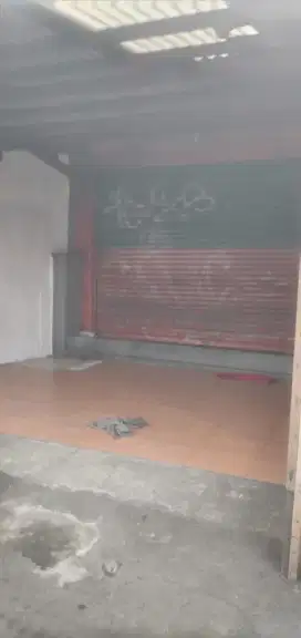 Disewakan  kios di pinggir jalan