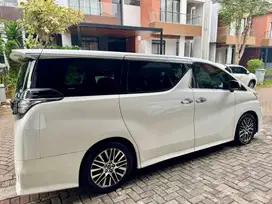 Toyota Vellfire 2.5 ZG Automatic CBU Putih 2015