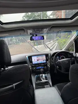 Toyota Vellfire 2.5 ZG Automatic CBU Putih 2015