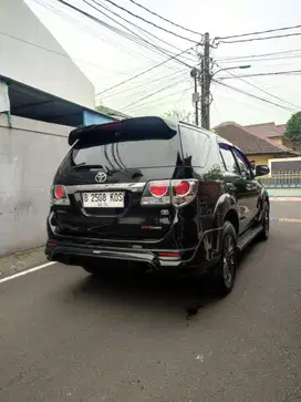 Toyota Fortuner G TRD at metik tahun 2015 hitam nopol jakarta timur