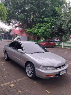 Dijual mobil kesayangan Honda Accord