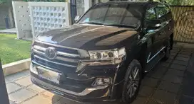 Toyota Land Cruiser 200 VXR 4x4 A/T Tahun 2019