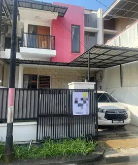 Dijual Rumah 2 Lantai LUAS Ideal Keluarga! di Taman Sari Harapan Indah