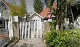RUMAH BELANDA TENGAH KOTA SURABAYA