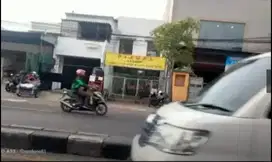 RUMAH USAHA DI NOL JALAN RAYA TEMBOK DUKUH