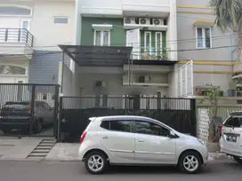 Rumah 3 Lantai, SHM, hdp Selatan di Citra garden 5