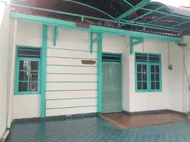 Rumah 1.5 lantai, siap huni, 6x15 di Taman kencana
