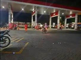 POM BENSIN DI JALAN SULTAN ISKANDAR MUDA SURABAYA