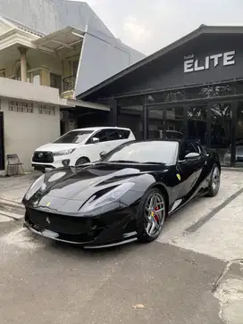 2020 Ferrari 812 Superfast Nero Daytona
