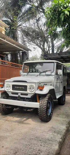 Toyota Hardtop FJ40 Bensin