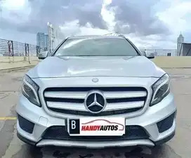 Mercedes Benz GLA200 Tahun 2014 Automatic Abu abu Muda metalik
