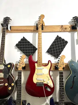 Squier stratocaster affinity warna merah th 2009