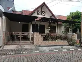 28. DIJUAL RUMAH BABATAN PRATAMA WIYUNG SURABAYA DEPAN