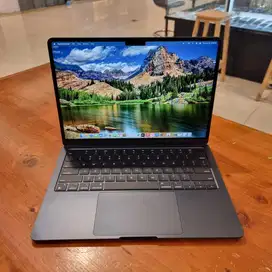 Macbook Air m2 2022 8/256 Masih Ada Garansi