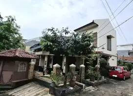 Dijual Rumah Posisi Hook Dekat Living Plaza Cinere
