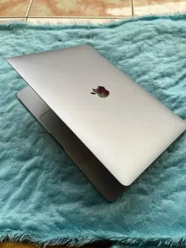 Macbook Pro 2017 2.3 Ghz 8/256GB Space Grey
