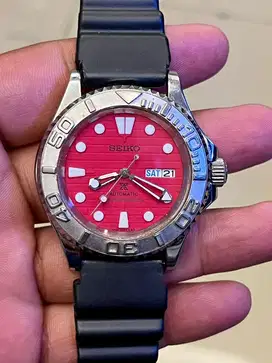 seiko mod red automatic
