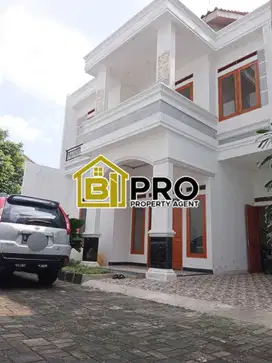 DI JUAL RUMAH NYAMAN KEREN SIAP HUNI DI JAGAKARSA JAKSEL