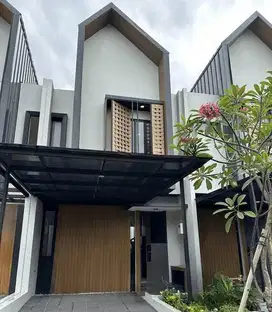 Rumah 2lt attic 5x15 75m 4KT Cluster Mahakam JGC Jakarta Garden City