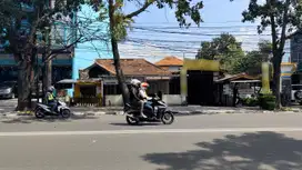 Rumah Luas Cocok untuk Cafe dan Kantor di Pusat Kota Bandung