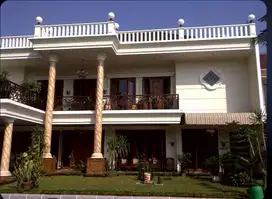 DIJUAL RUMAH STRATEGIS DI LIPPO CIKARANG BEKASI