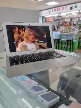 MacBook Air 11-inch 2015 | intel Core i5 | 4Gb Ram | SSD 128Gb Fullset
