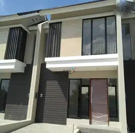 Disewakan Rumah 2 Lantai Northwest Lake Bagus Siap Huni