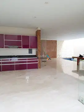 Dijual Rumah di Araya 1 Baguss ada Kolam Renang Siap Huni