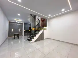 Jual Villa Lux 2,5 Tingkat Komplek Opera House Jalan Suluh - Pancing