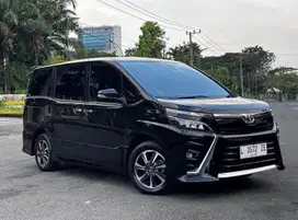 Toyota Voxy 2018